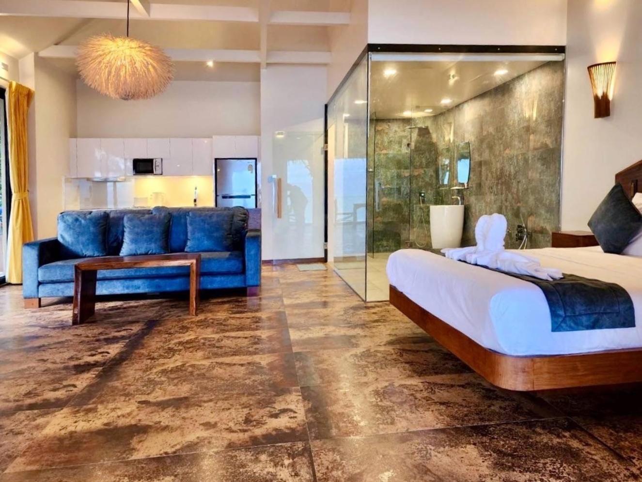 Hotel Absolute Beachfront 5*
